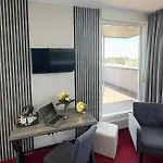 Aviva Hotel 4*