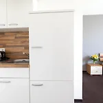 Aviva 4*