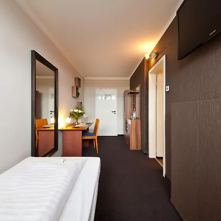 Novum Aviva Neue Messe Hotel 4*