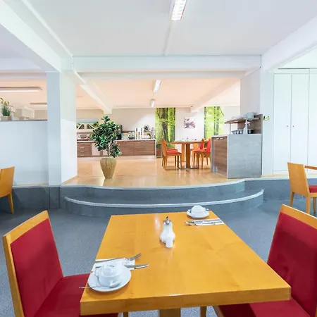 Hotel Novum Aviva Neue Messe 4*