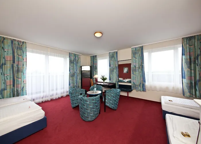 Отель Aviva 4*