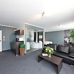 Aviva Hotel