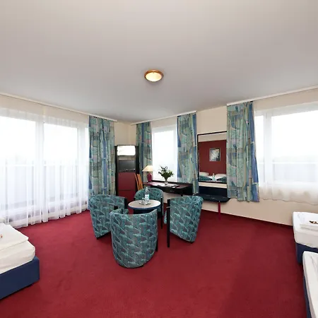 מלון Aviva 4*